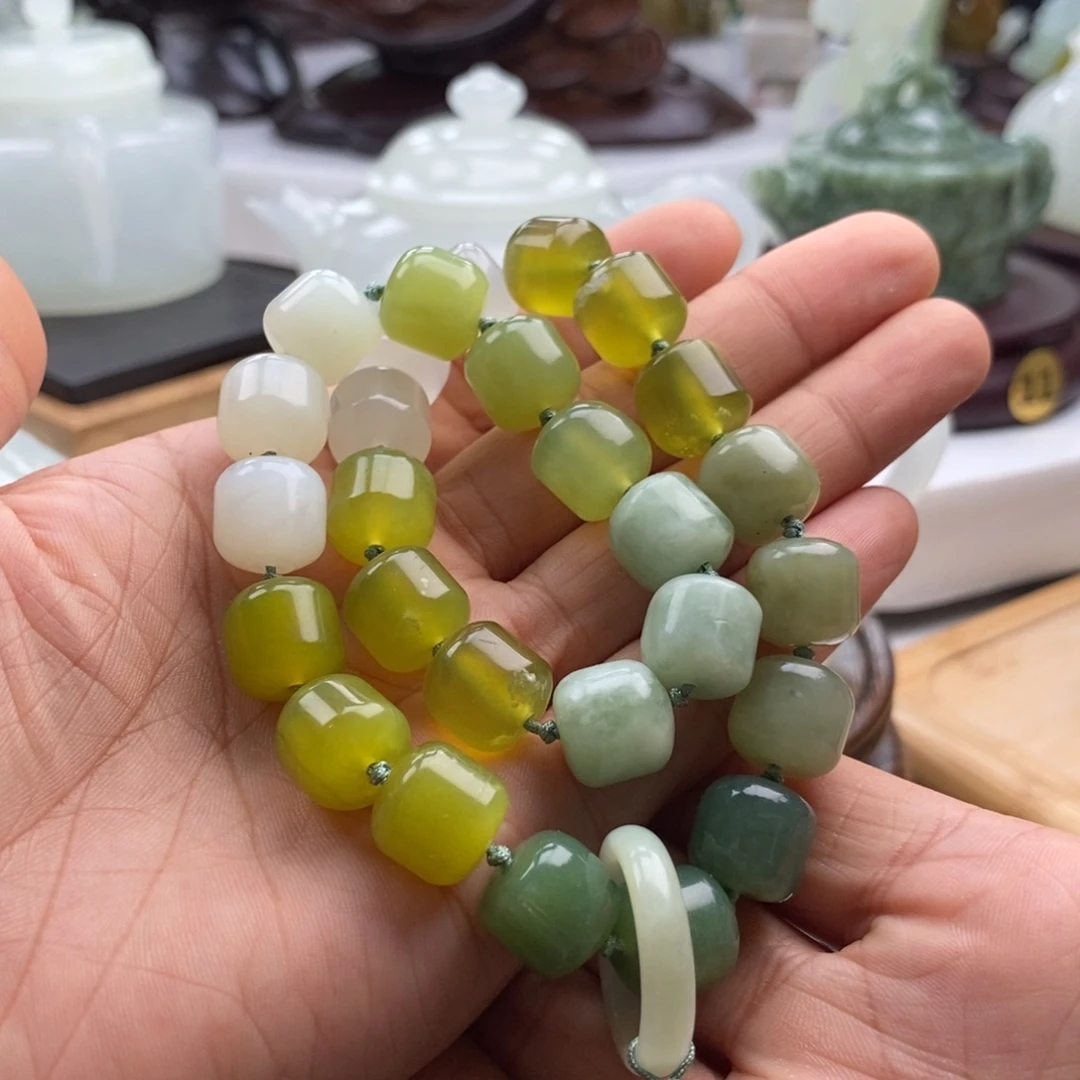 岫玉未镶嵌四大名玉手持