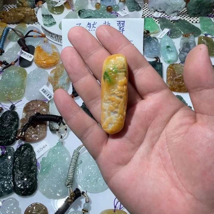 翡翠颈饰未镶嵌天然