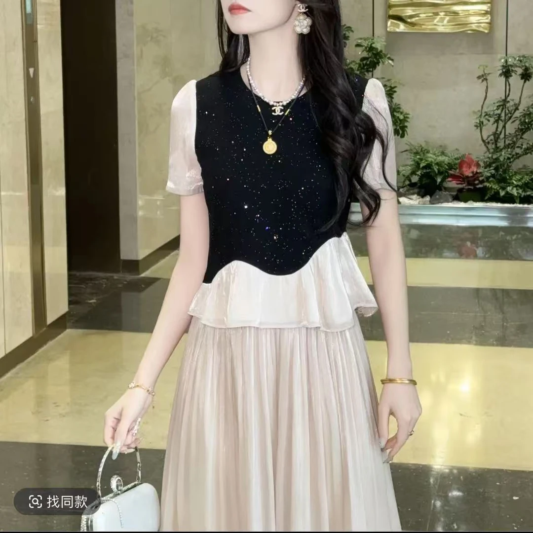 大码设计感T恤女泡泡袖修身型宽松型法式重工小香风短袖洋气圆领