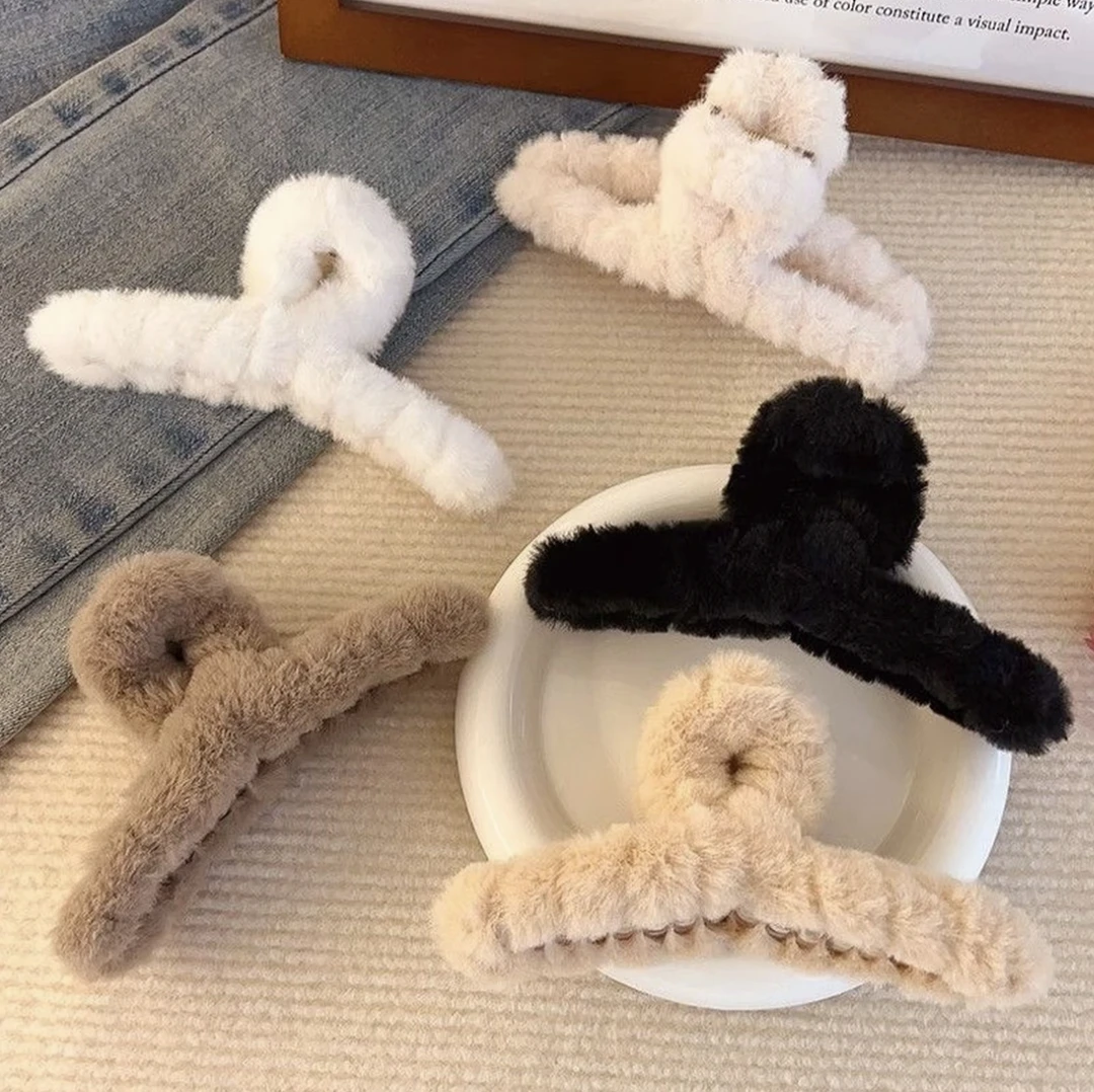 优雅秋冬毛毛鲨鱼夹网红ins毛绒发夹后脑勺抓夹气质可爱百搭11cm