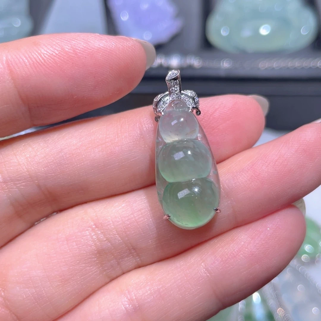 颈饰18K金镶嵌翡翠翡翠