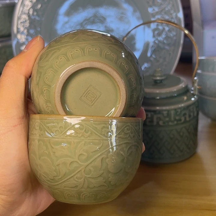 黑泥牡丹缸杯官子底款 2 只