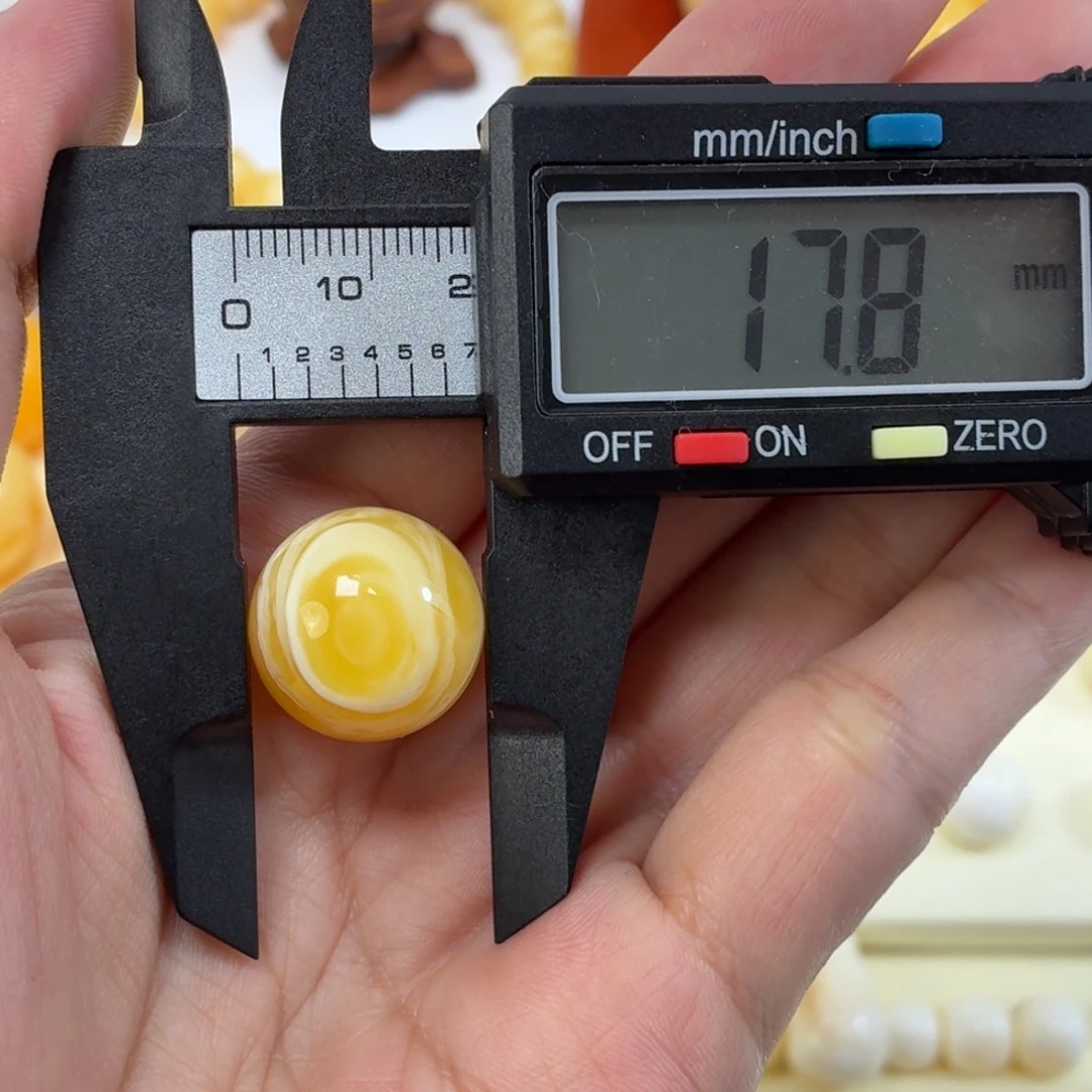 琥珀未镶嵌珠宝奇石焦皮橘金白溶洞拉丝眼睛圆珠17.8mm