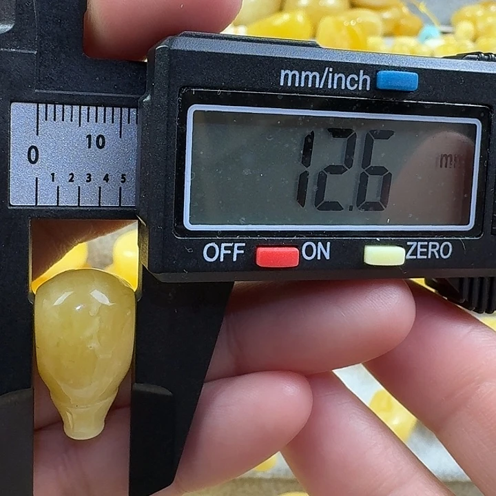 蜜蜡未镶嵌裸石18杂