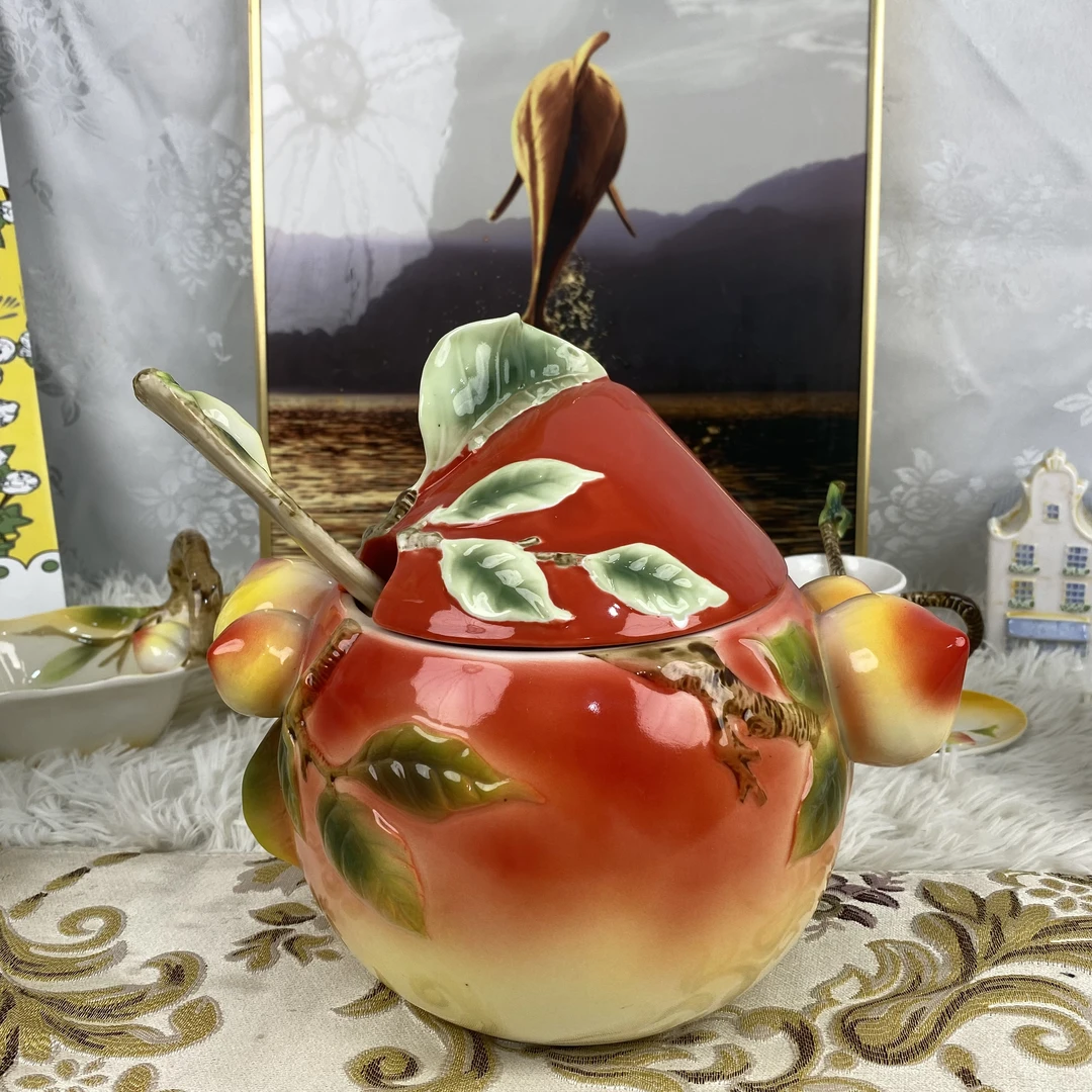 陶瓷中式釉下彩立体浮雕寿桃储物罐猪油罐