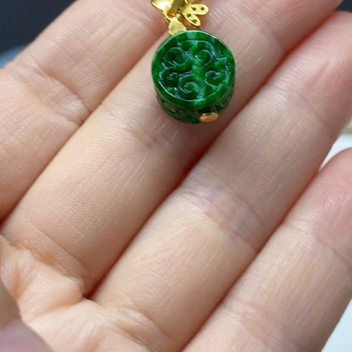 翡翠未镶嵌颈饰吊坠