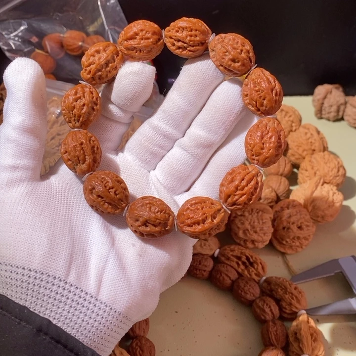 手串文玩核桃……32