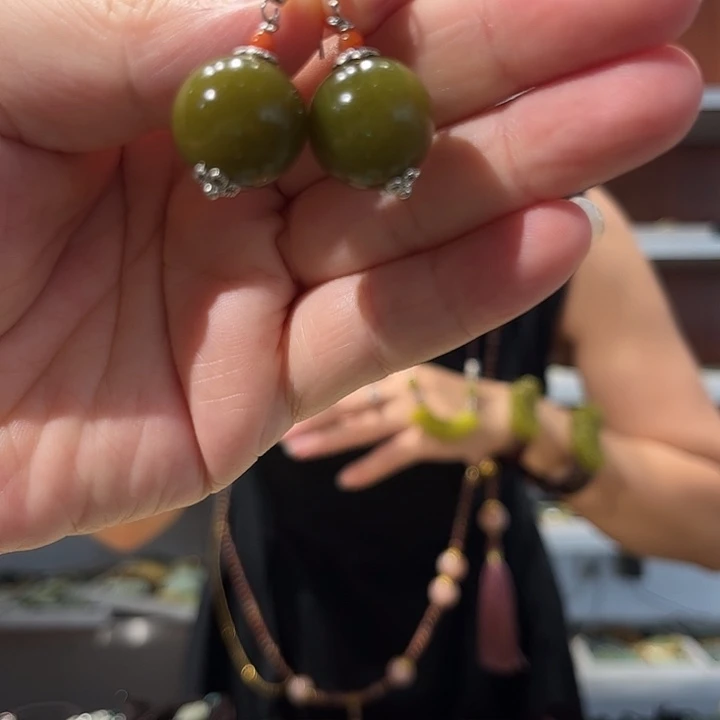 岫玉未镶嵌毛衣链