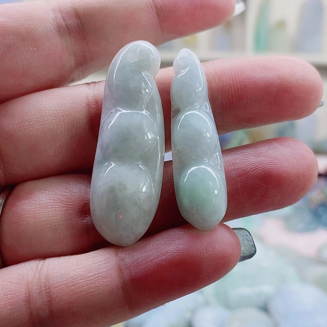 颈饰未镶嵌翡翠微瑕