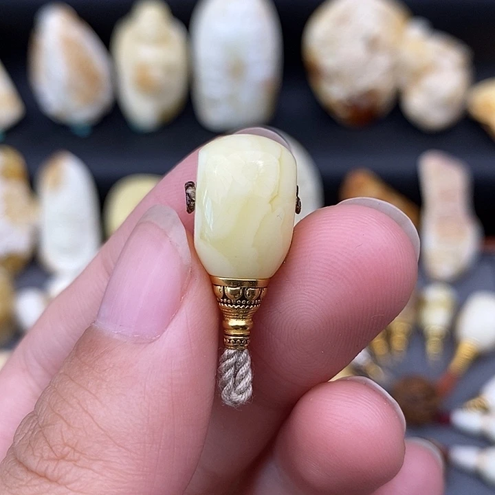 裸石琥珀未镶嵌10三通b997