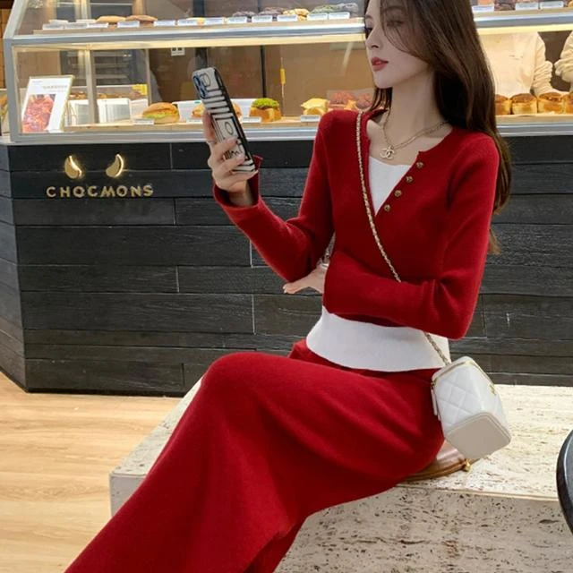 红色针织休闲套装女秋冬时尚减龄修身显瘦假两件毛衣阔腿裤两件套