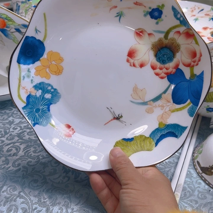 瓷片荷塘八寸梅花深盘两个