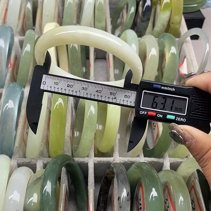 蛇纹石玉未镶嵌手镯15