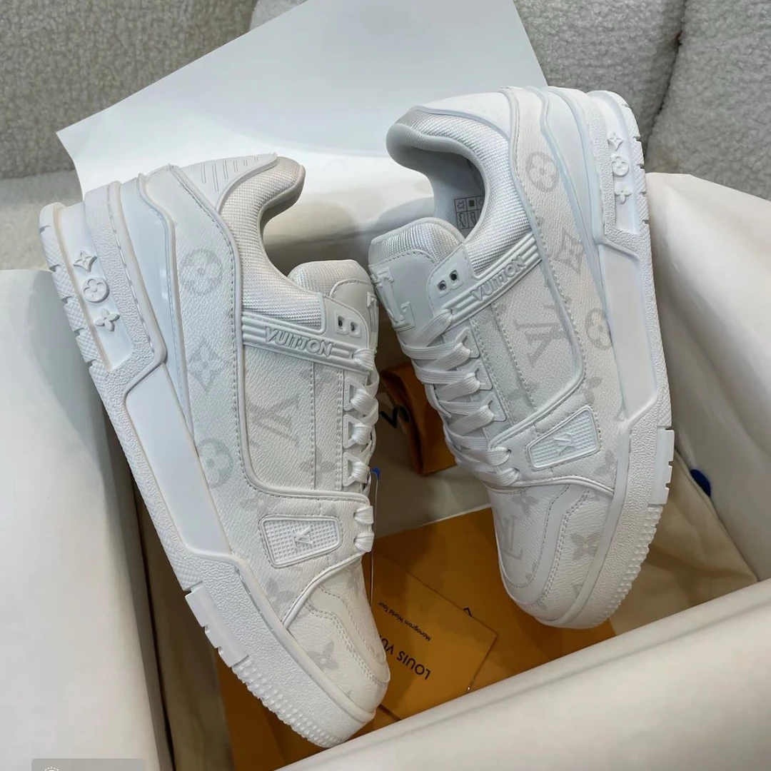 未使用 LouisVuitton/路易威登 蔚蓝/纯白满印Trainer板鞋41码