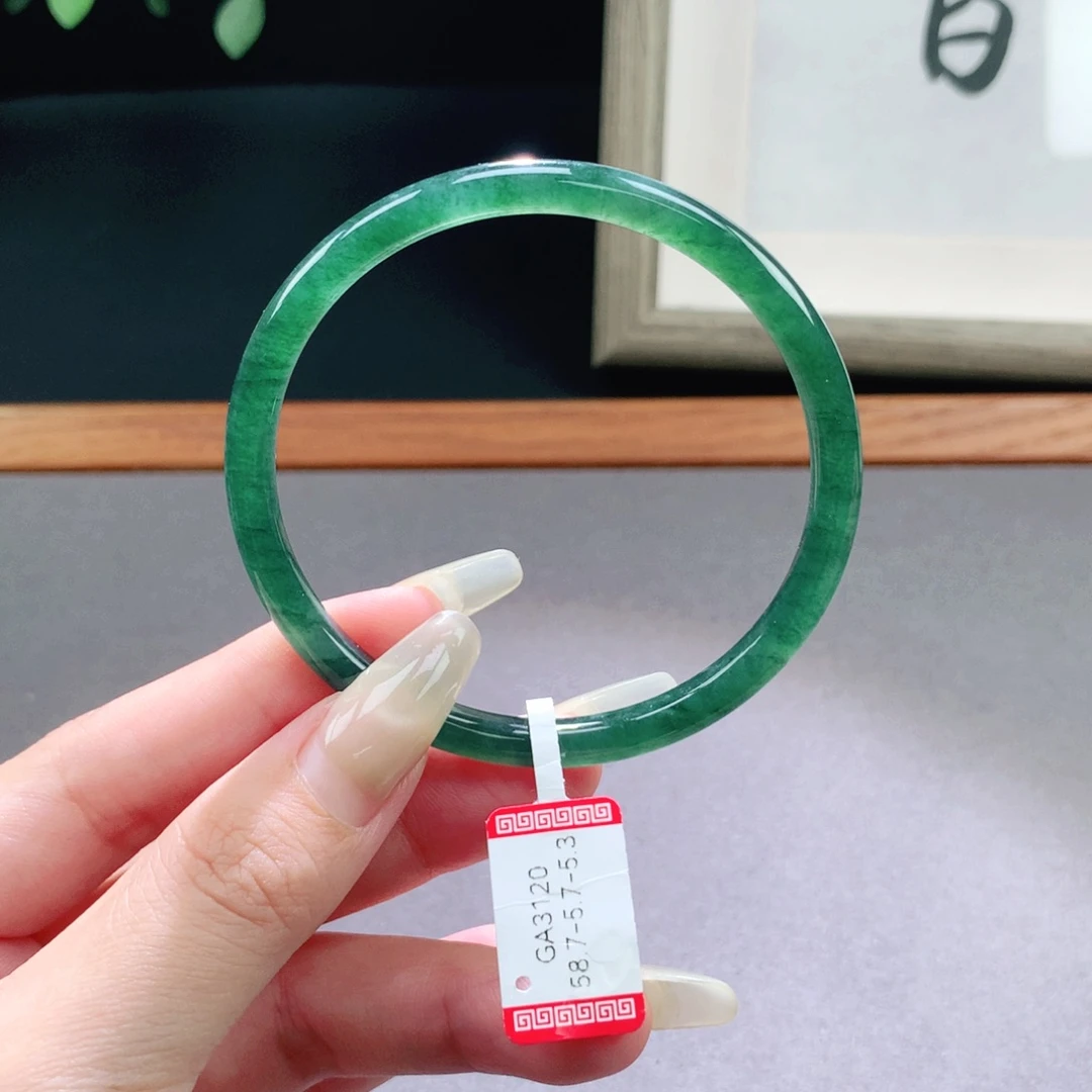 翡翠手镯未镶嵌天然翡翠手镯