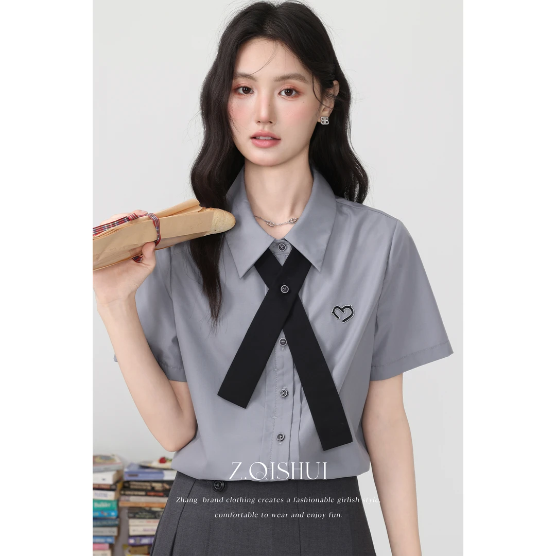 张汽水2025夏季新款灰色领带短袖衬衫女学院风减龄设计感正肩上衣