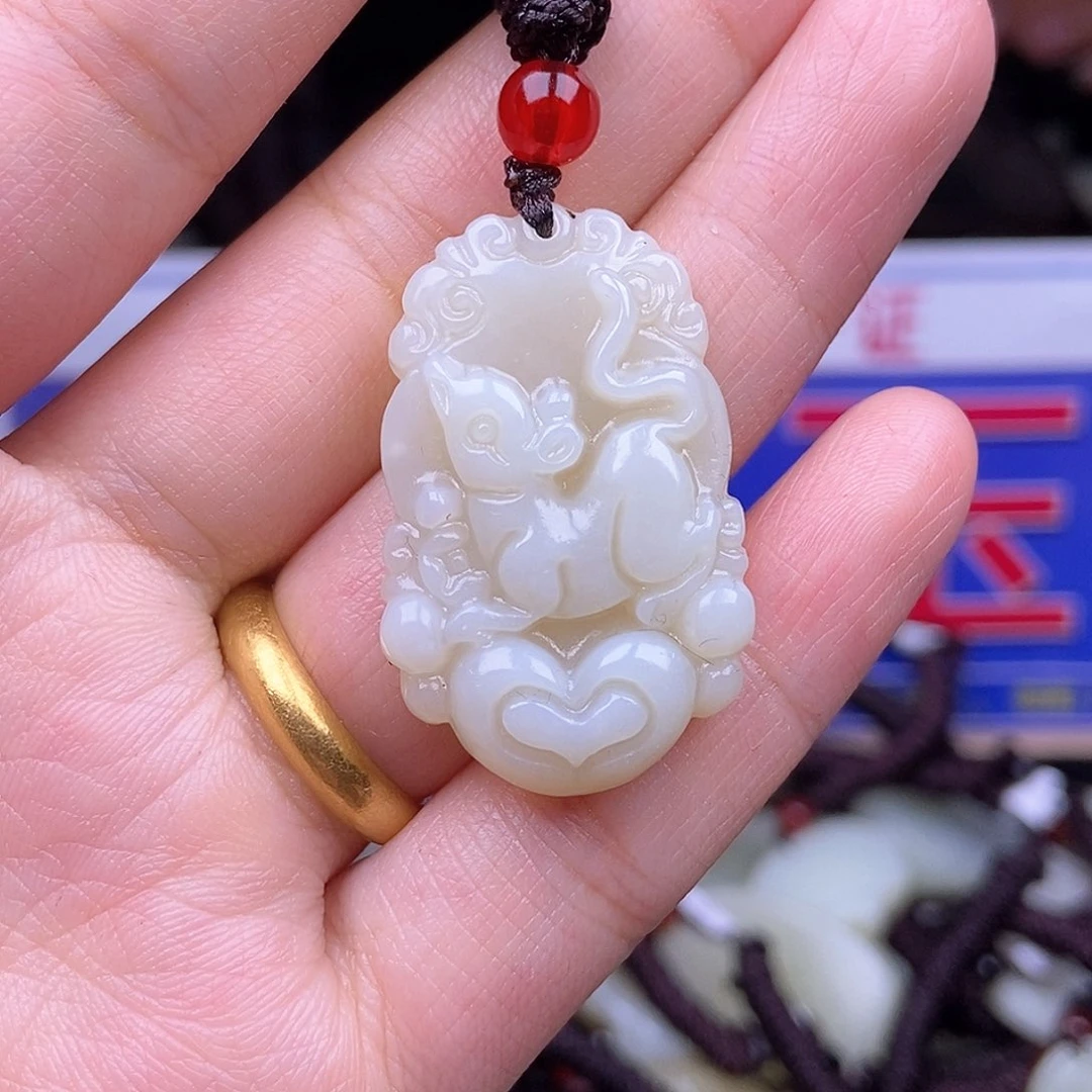 颈饰未镶嵌和田玉