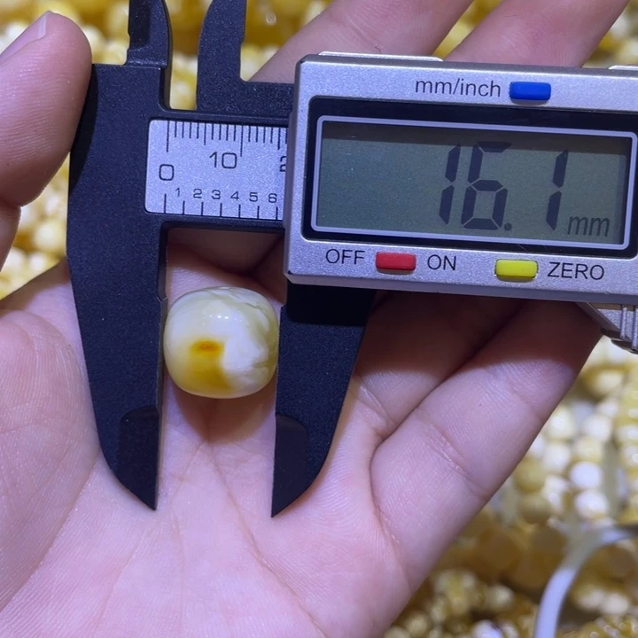 蜜蜡未镶嵌珠宝奇石16m