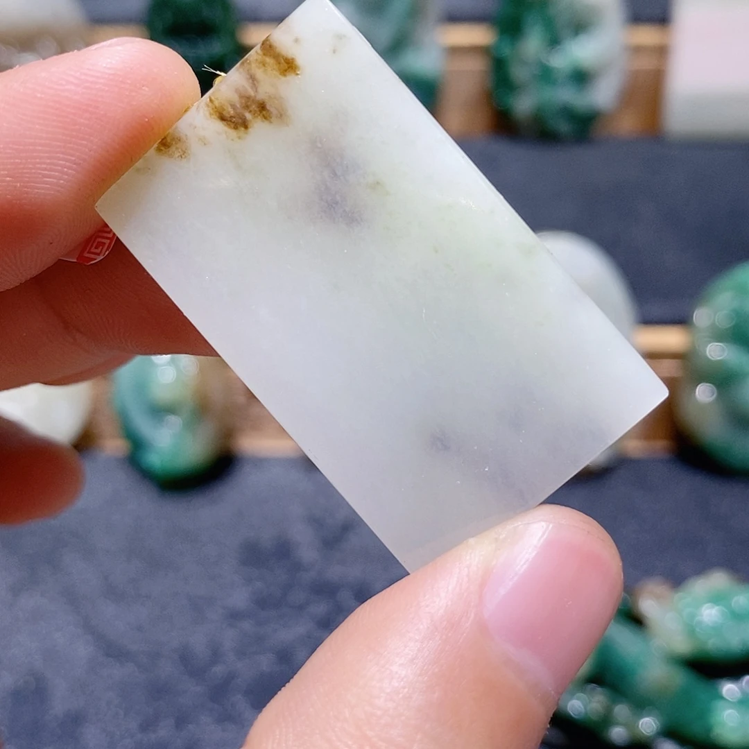 独山玉未镶嵌吊坠