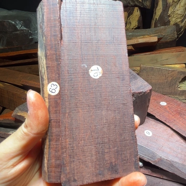 檀香紫檀（小叶紫檀）闲*瑕疵