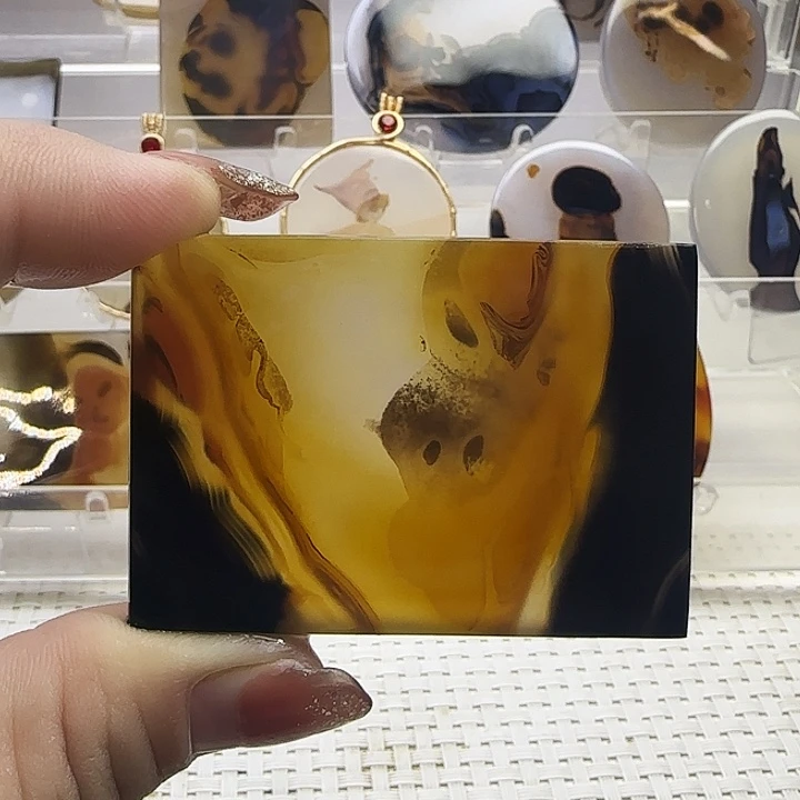 玛瑙/玉髓未镶嵌珠宝奇石