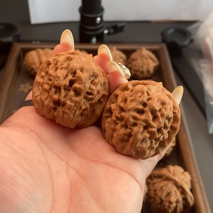 文玩核桃吊坠全品核欢