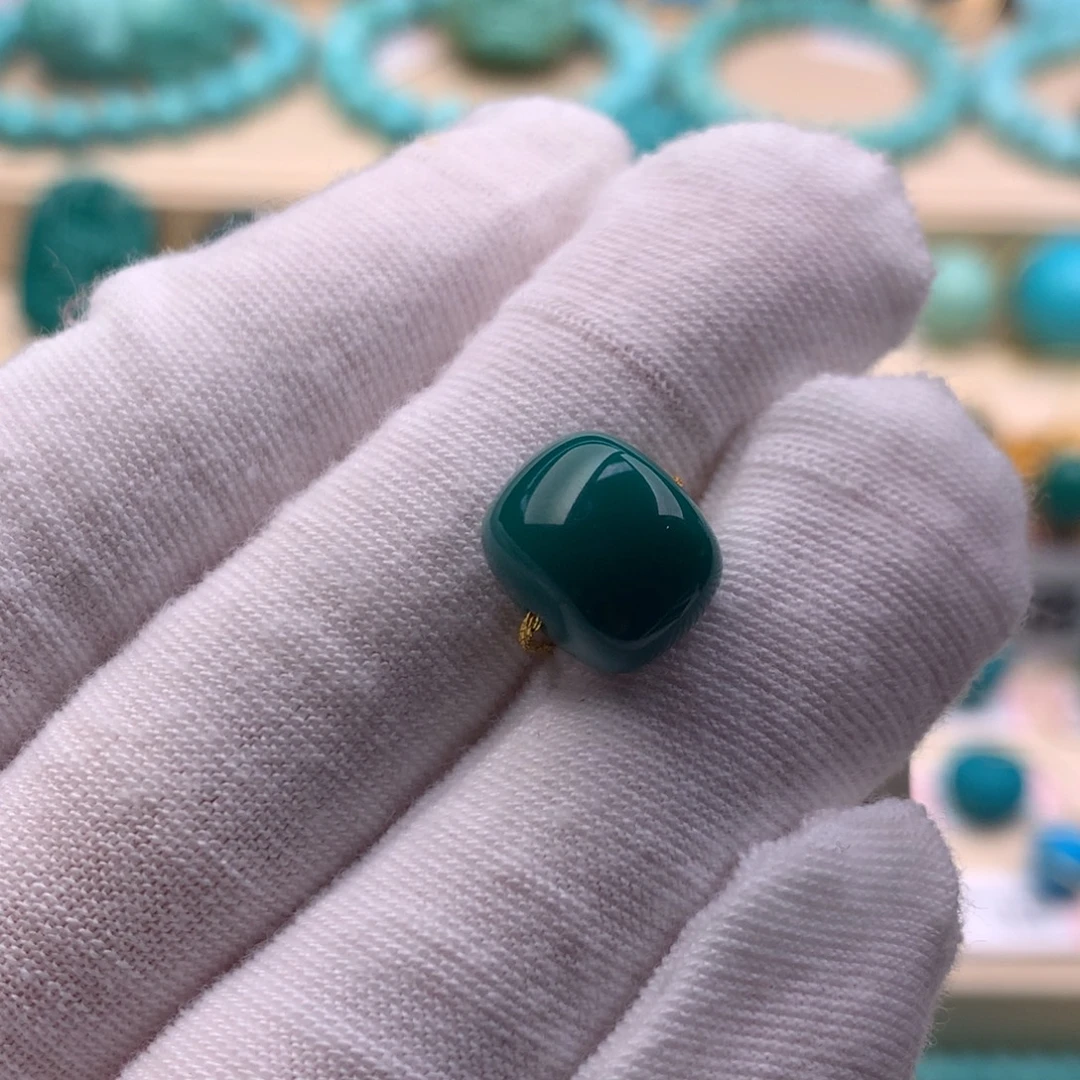 绿松石未镶嵌珠宝奇石11.2×9