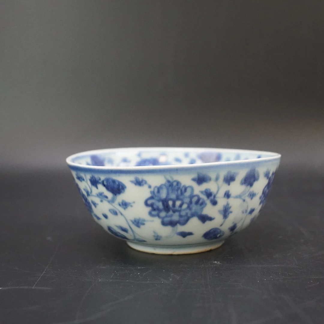 Lot.25100905明成化青花缠枝花卉纹碗 高：约6cm直径：约14.3cm