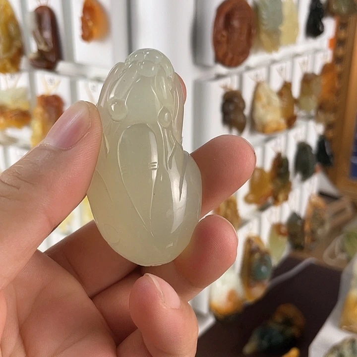 未镶嵌蛇纹石玉颈饰