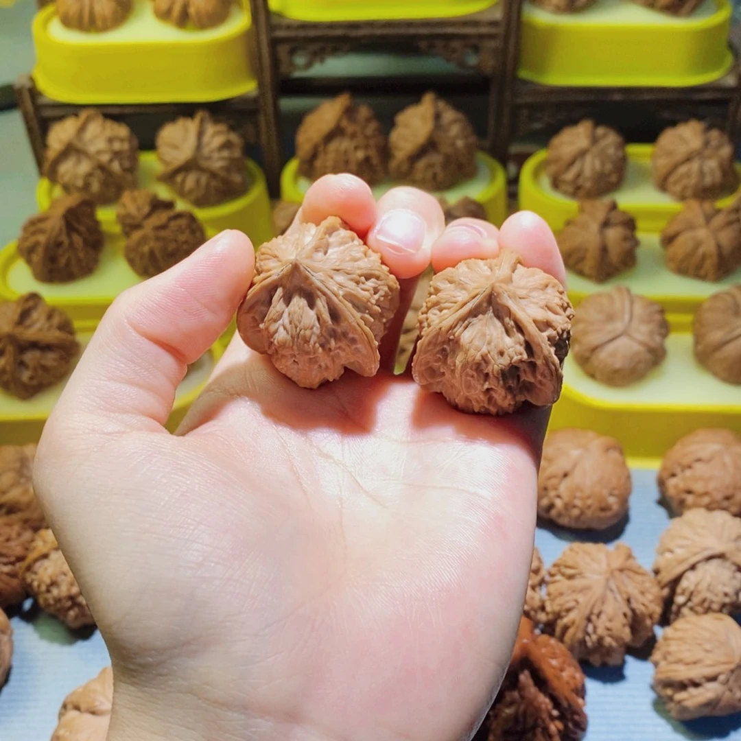 【闪购商品】文玩核桃吊坠木*崔凯
