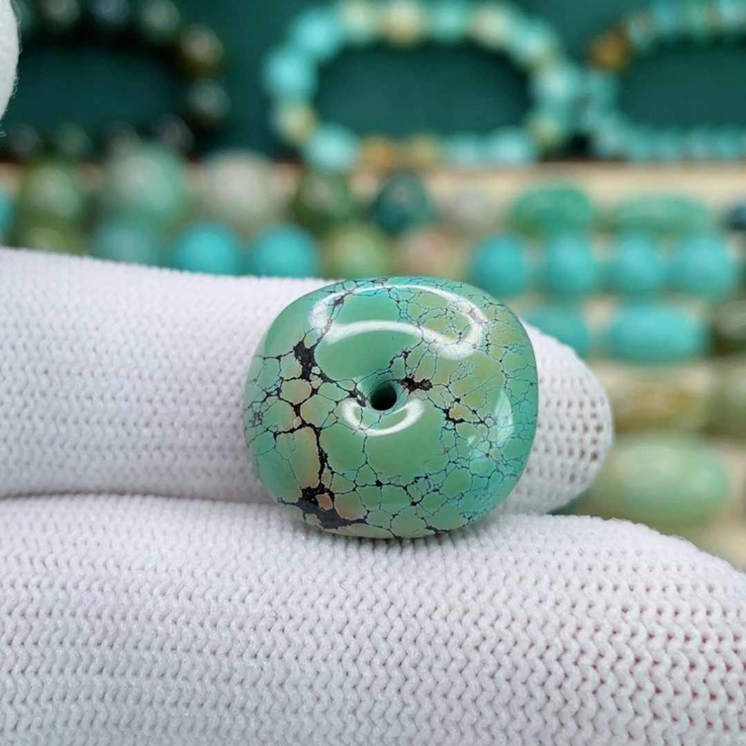 绿松石未镶嵌颈饰