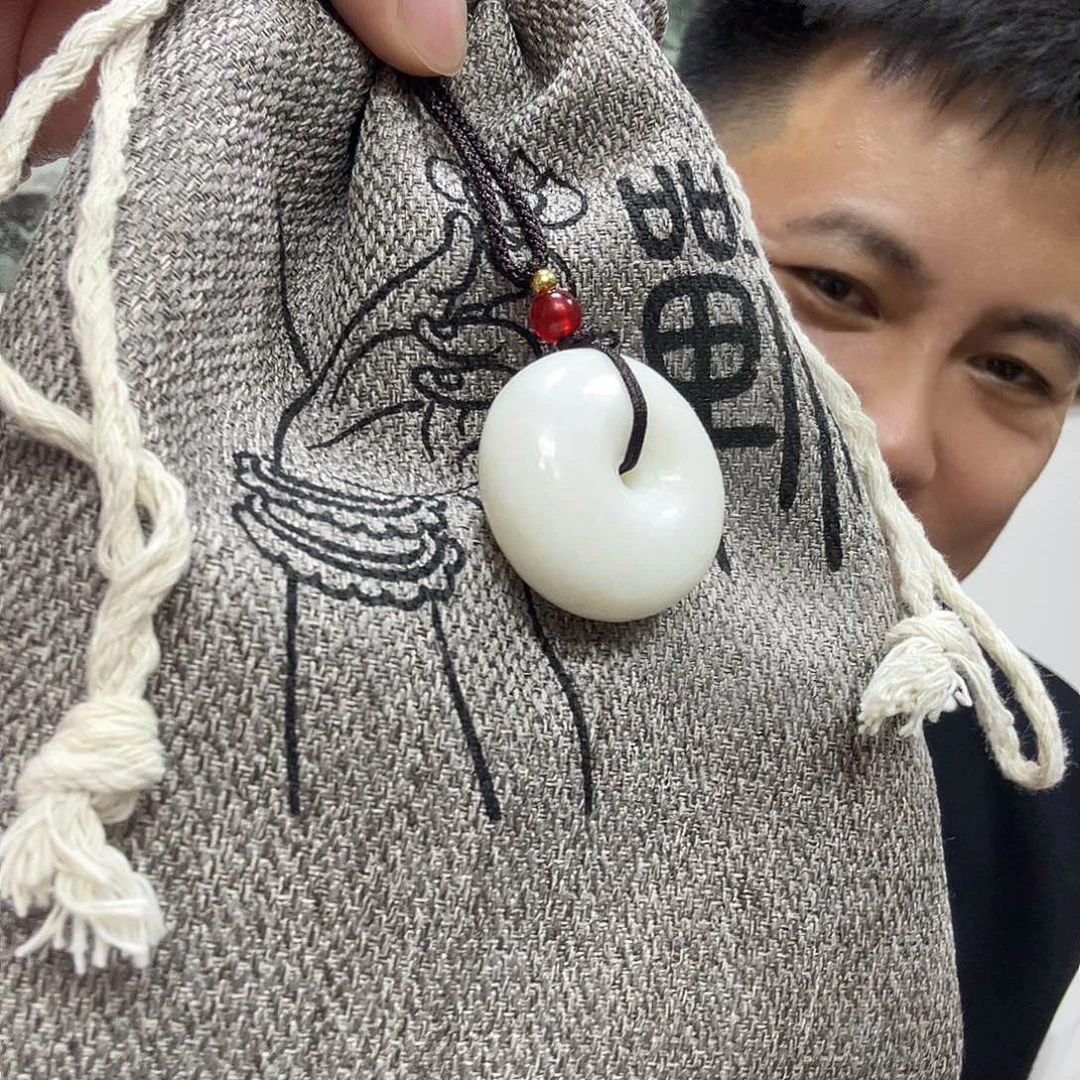 蓝田玉（蛇纹石化大理石玉）未镶嵌颈饰