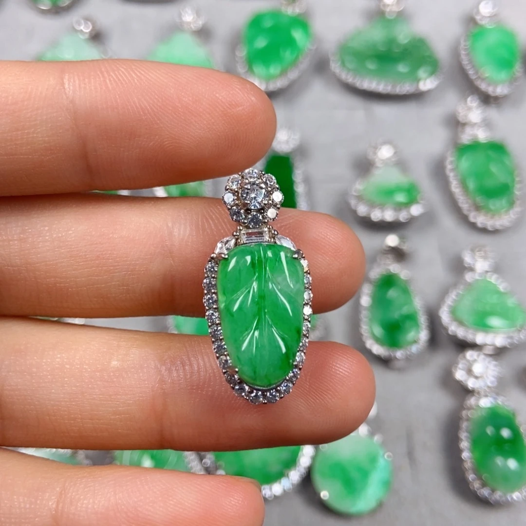 翡翠未镶嵌颈饰叶子