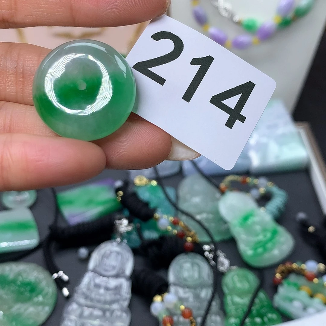 翡翠颈饰未镶嵌在