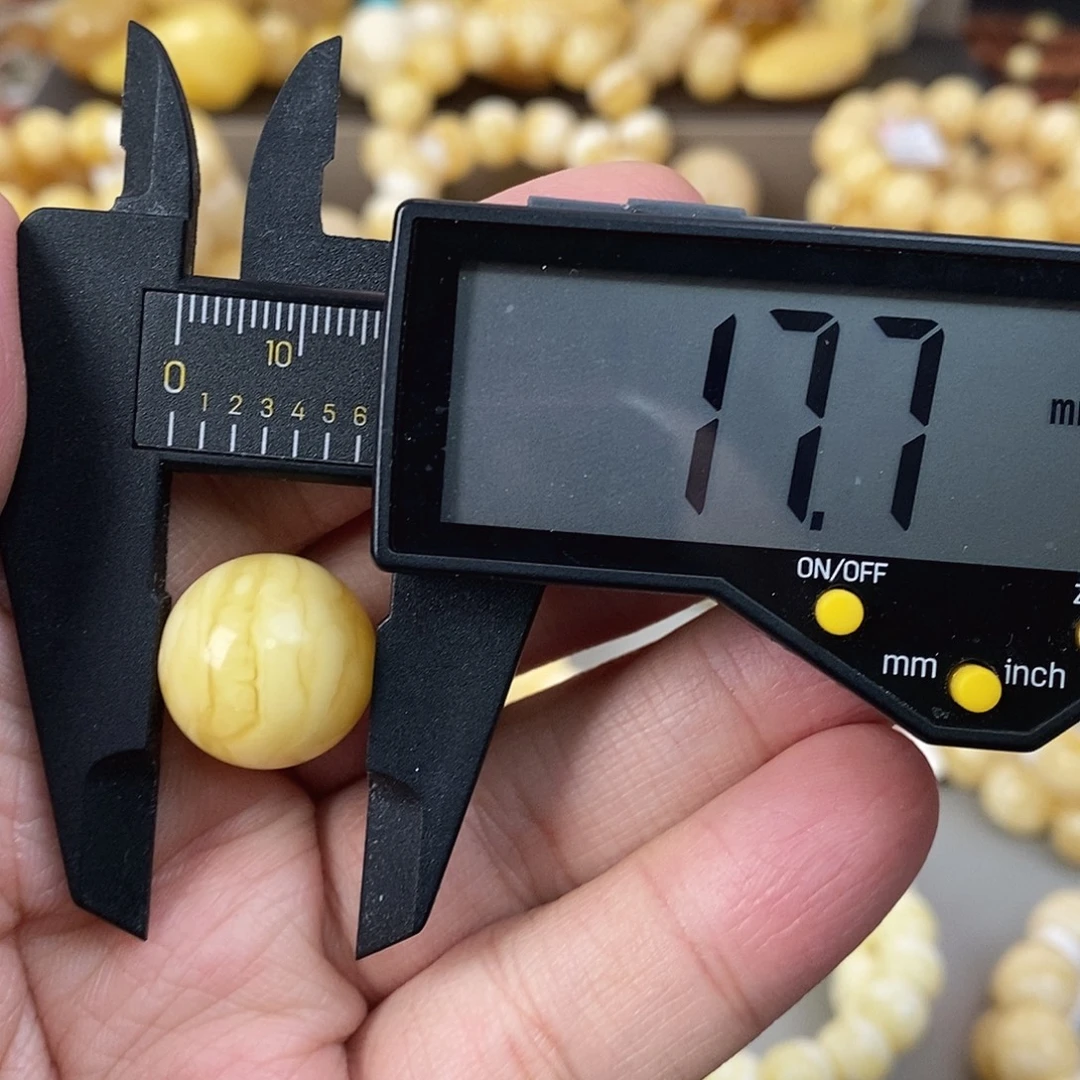 蜜蜡未镶嵌珠宝奇石3.2g