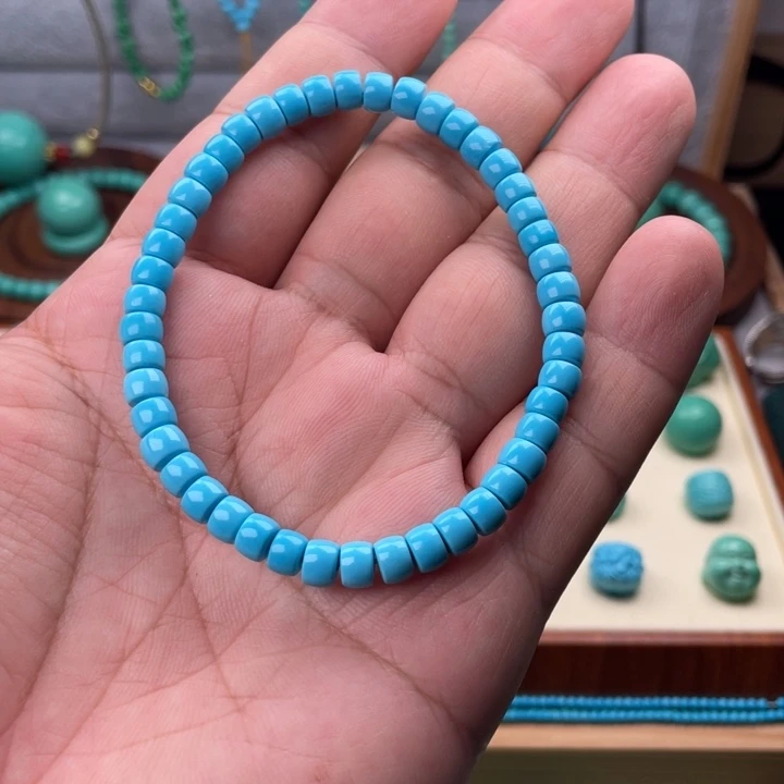 ****苗直径6蓝色直切珠手串
