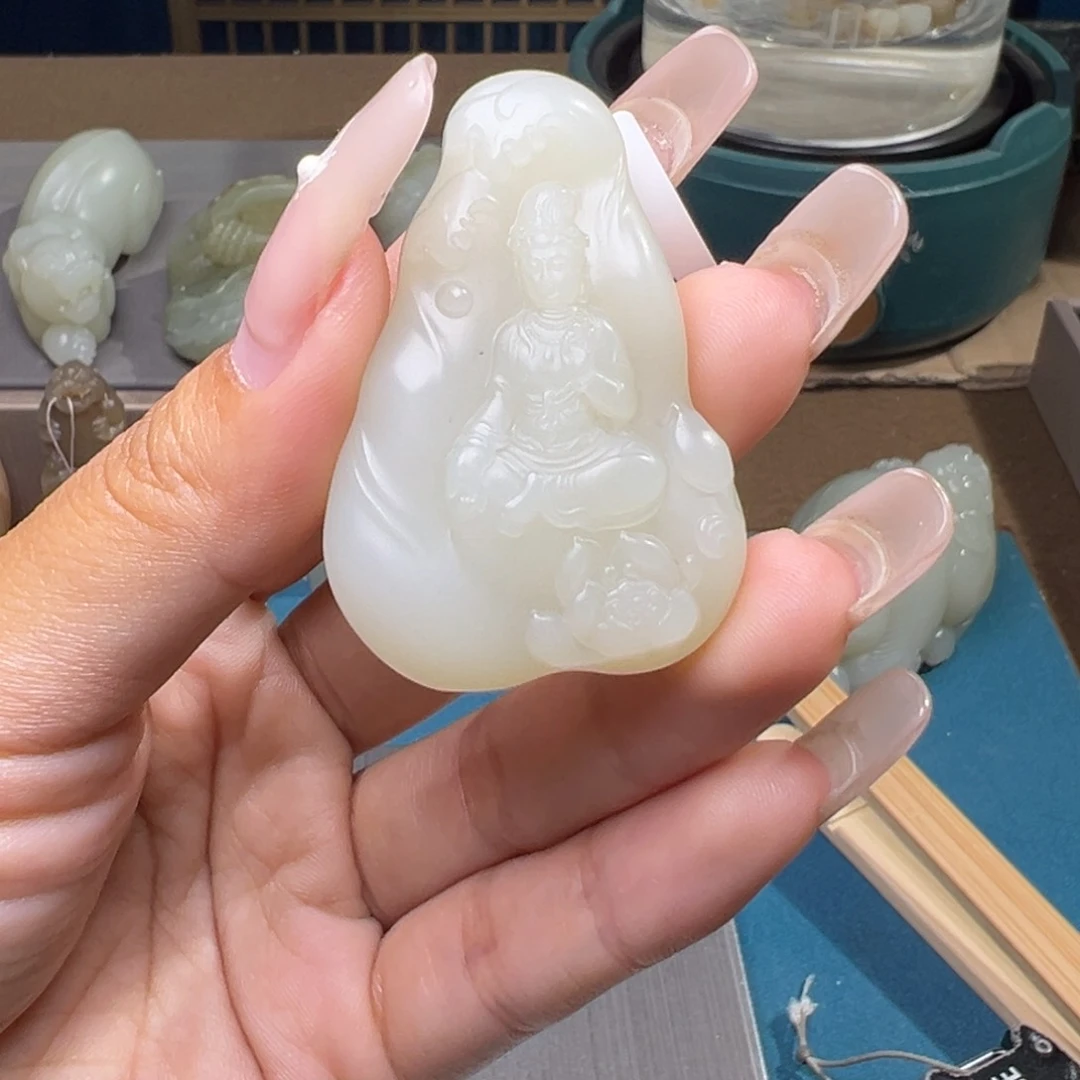 和田玉未镶嵌颈饰