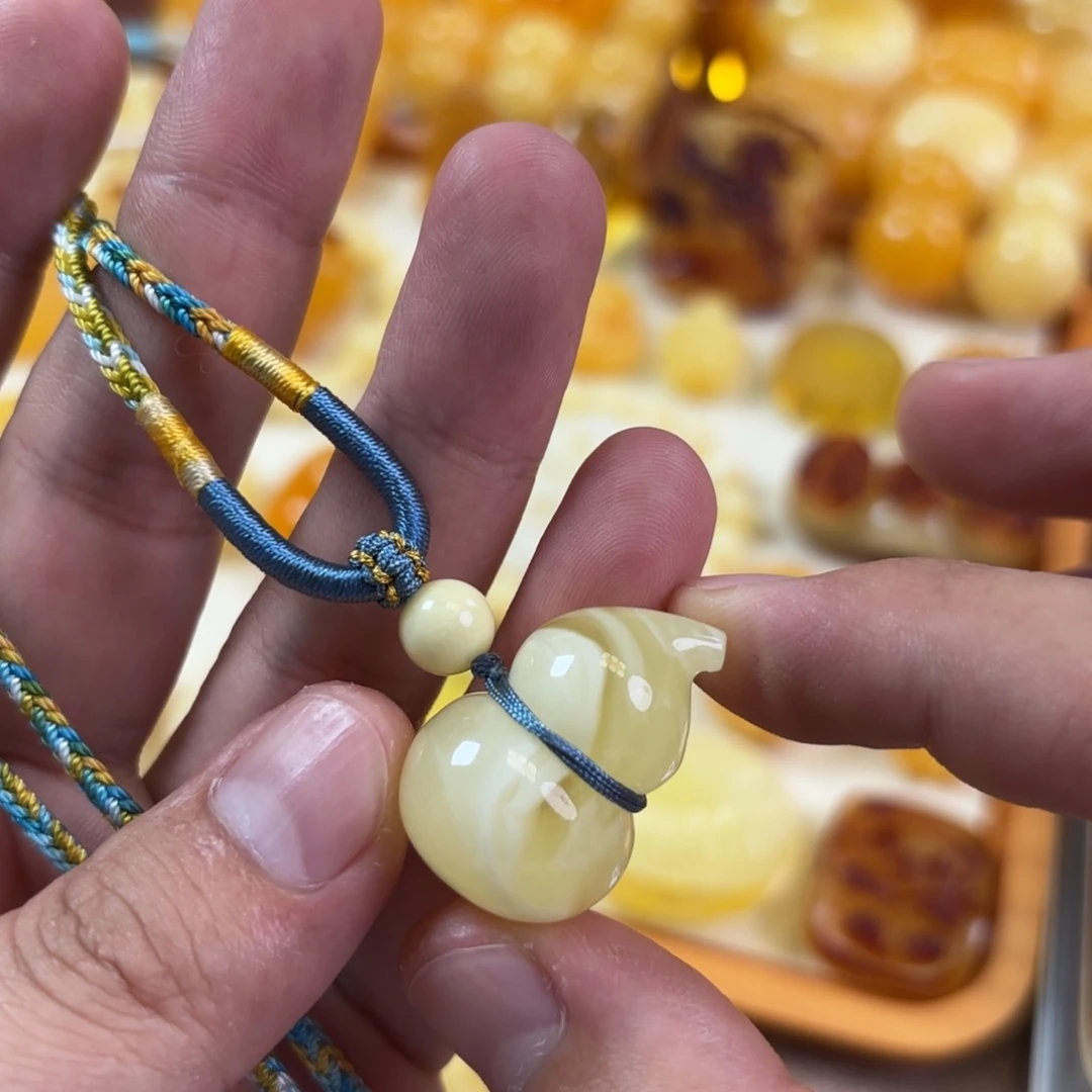 蜜蜡未镶嵌裸石葫芦