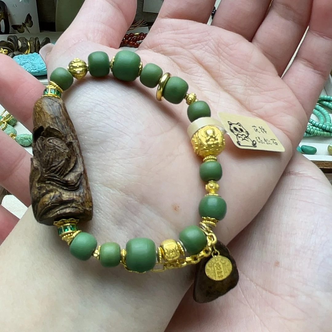 绿松石18K金镶嵌雕刻件油绿老型设计单圈
