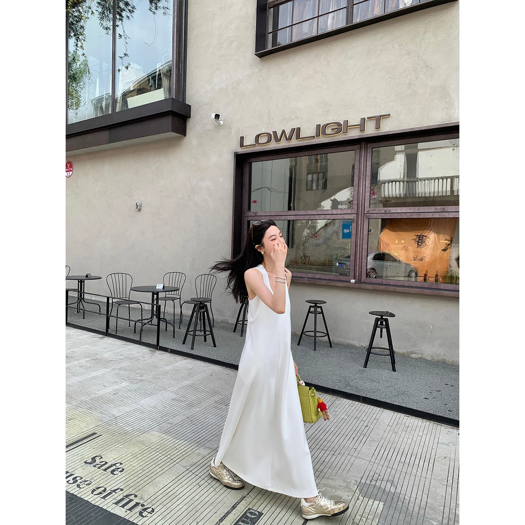 区区欧阳大U领无袖背心连衣裙女夏季收腰显瘦裙子A字长裙长款