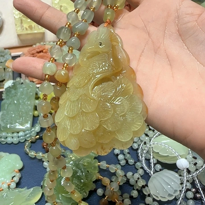 未镶嵌蛇纹石玉吊坠幸**美