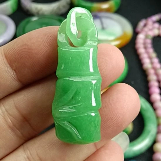 翡翠未镶嵌挂件翡翠