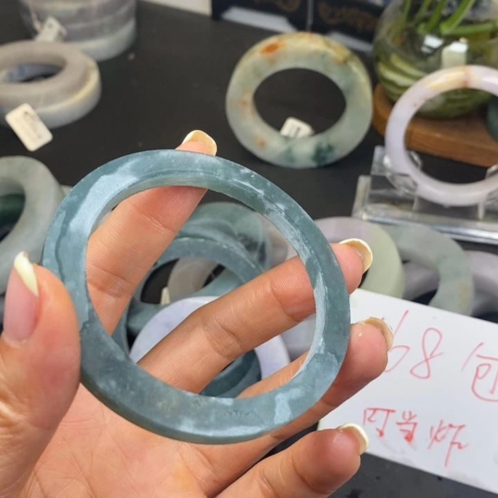 定制翡翠翡翠手镯未镶嵌一**贝