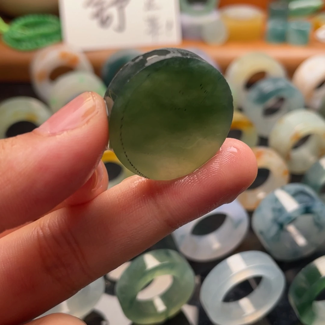 未镶嵌定制翡翠  冰茶绿