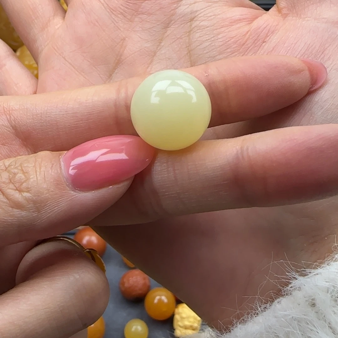 石英质玉未镶嵌颈饰大***简