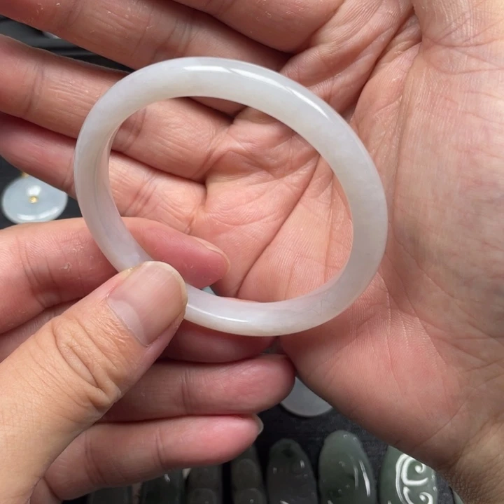 翡翠未镶嵌颈饰56圈