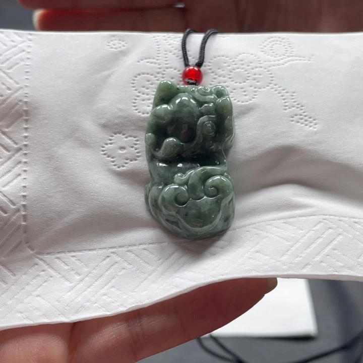 翡翠未镶嵌颈饰挂件