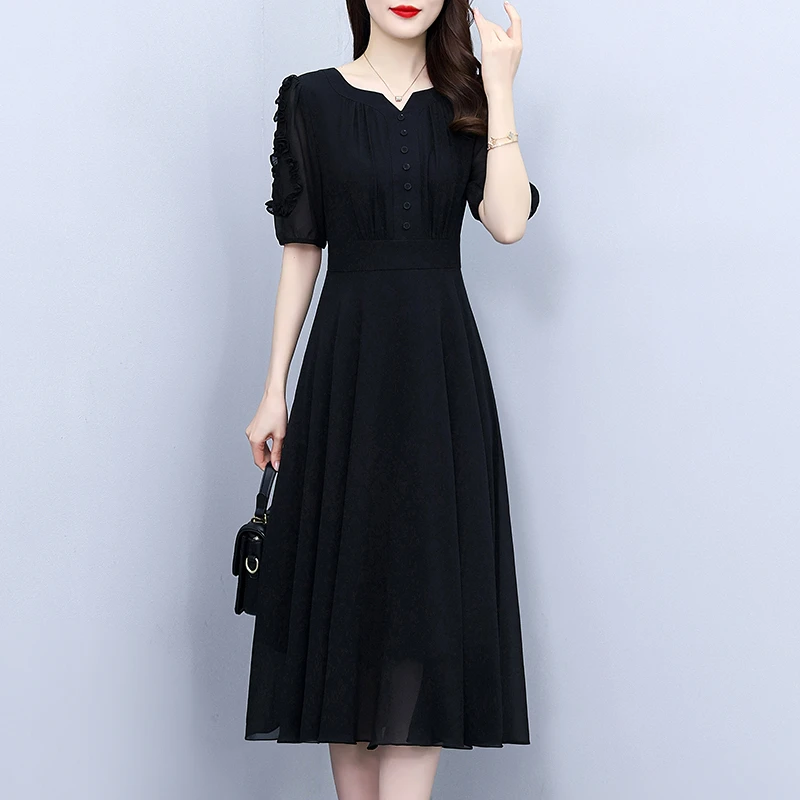 高档洋气雪纺短袖连衣裙女2025夏季新款收腰显瘦中长款时尚小黑裙