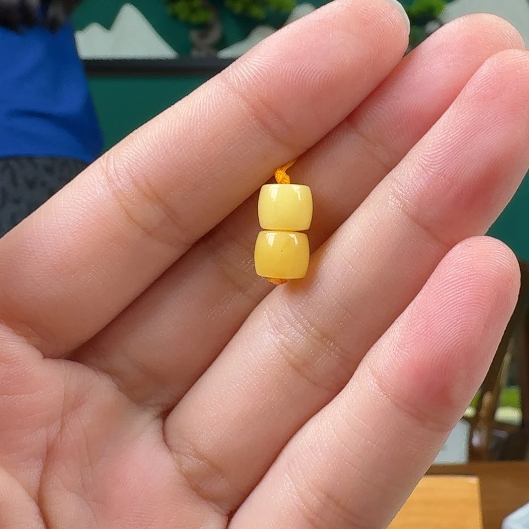 蜜蜡未镶嵌珠宝奇石