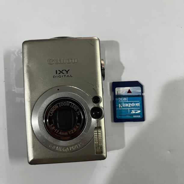 9新 Canon/佳能 佳能IXY70有卡无电池外表瑕疵